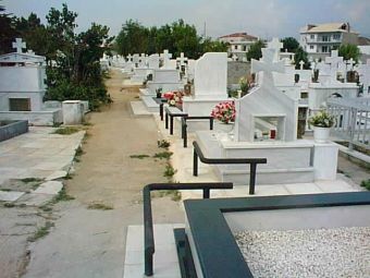 Σε κοιμητήριο της Δράμας θάφτηκε η σορός άνδρα που &quot;αφαιρέθηκε&quot; από τάφο στην Καβάλα