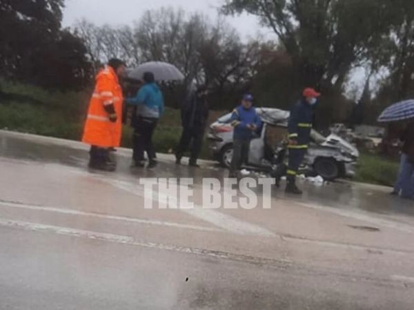 Νεκρή 17χρονη και τραυματίας η μητέρα της σε τροχαίο στην Ε.Ο. Πατρών - Πύργου (+Φώτο)
