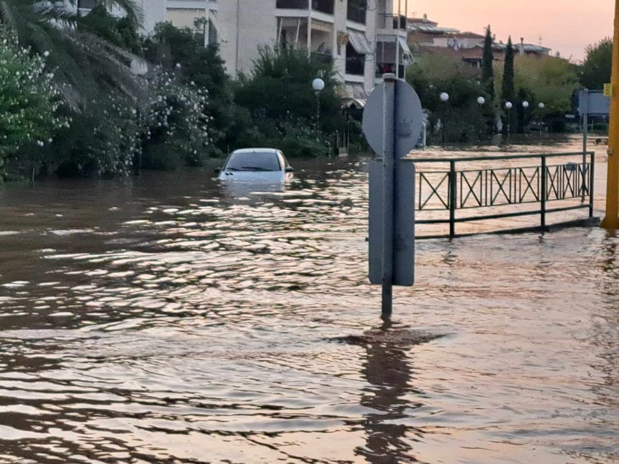 Λάρισα: Μεγάλα τα προβλήματα στις πλημμυρισμένες περιοχές του νομού