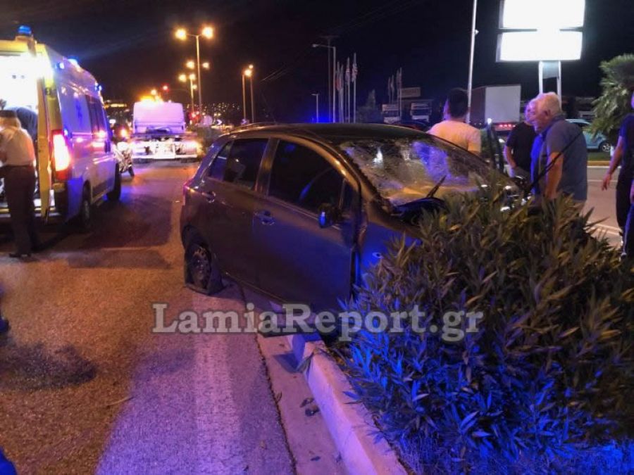 Δύο άτομα τραυματίστηκαν σε τροχαίο στην είσοδο της Λαμίας (+Φώτο)