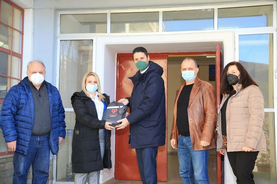 Φυσικό Μεταλλικό Νερό ΘΕΟΝΗ: Δωρεά απινιδωτή στο 1ο Γυμνάσιο Μουζακίου