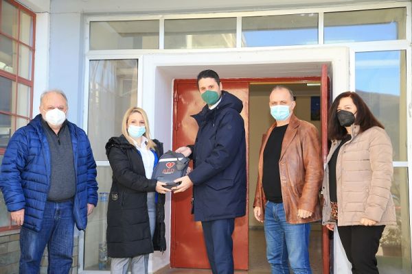 Φυσικό Μεταλλικό Νερό ΘΕΟΝΗ: Δωρεά απινιδωτή στο 1ο Γυμνάσιο Μουζακίου