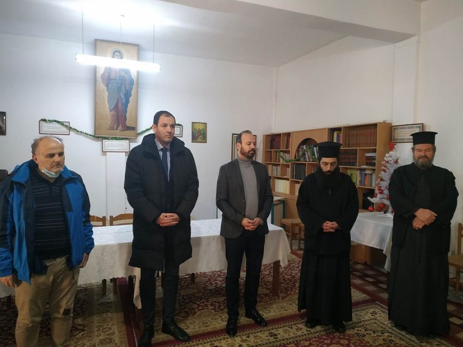 Διανομή τροφίμων για άπορες οικογένειες από Δήμο Μουζακίου και Αντιπεριφέρεια