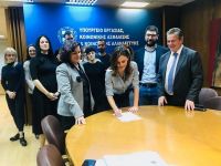 Έπεσαν οι υπογραφές από την Αχτσιόγλου για την αύξηση του κατώτατου μισθού