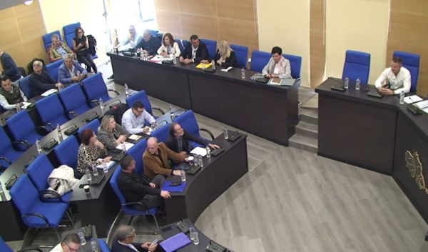 Περιφέρεια Θεσσαλίας: Ευθύνες στο ΟΠΕΚΑ για την καθυστέρηση στην επισιτιστική βοήθεια το 2024 - Δημοσιοποιήθηκε η νέα διακήρυξη