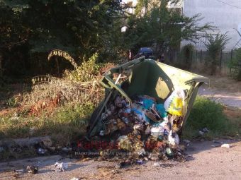 Άγνωστοι κατέστρεψαν 17 κάδους απορριμμάτων και ανακύκλωσης στην Καρδίτσα (+Φώτο +Βίντεο)