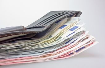 ΑΑΔΕ: Δηλώνουν άποροι ενώ έχουν τζίρους δεκάδων χιλιάδων ευρώ ή και εκατομμυρίων