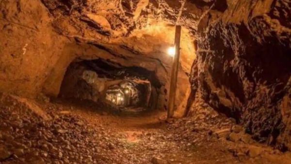 Ρωσία: Δεκατρείς εργάτες έχουν παγιδευτεί σε χρυσωρυχείο
