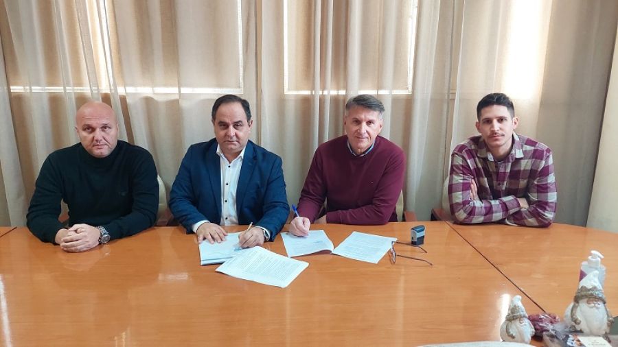 Υπεγράφη η σύμβαση για εργασίες συντήρησης και αναβάθμισης σχολικών συγκροτημάτων στο Δήμο Καρδίτσας