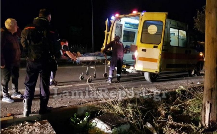 Λαμία: Σύγκρουση βαν με μοτοσικλέτα - Σωτήρια αποδείχθηκε η χρήση του κράνους για τον δικυκλιστή (+Φώτο)