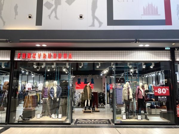 "Οι Black Friday προσφορές έφτασαν στο Fashion City Outlet με τιμές έως και -80% σε όλα τα επώνυμα fashion brands!"