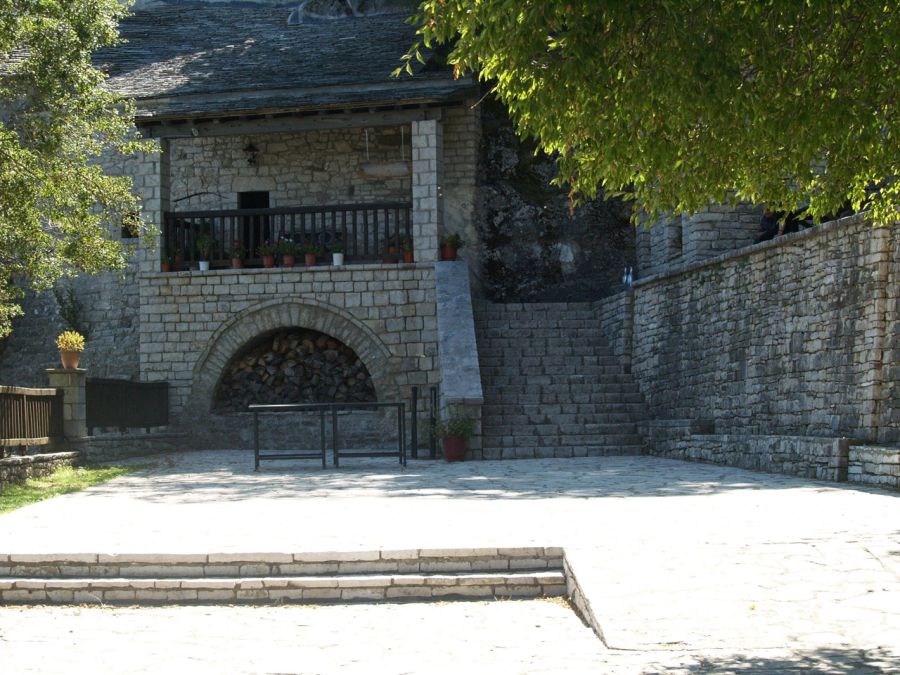 Μεταξύ ουρανού και γης η Μονή Παναγίας Πελεκητής στο Δήμο Λίμνης Πλαστήρα