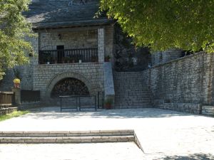 Μεταξύ ουρανού και γης η Μονή Παναγίας Πελεκητής στο Δήμο Λίμνης Πλαστήρα