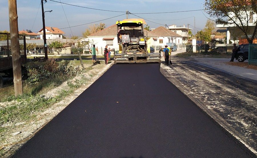 Σε εξέλιξη οι αποκαταστάσεις στο οδικό δίκτυο από τον "Ιανό" στις Δ.Ε. Σοφάδων &amp; Άρνης (+Φωτο)