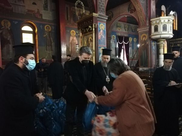 2.118 Πασχαλινά δέματα μοίρασε η Ιερά Μητρόπολη Θεσσαλιώτιδος &amp; Φαναριοφερσάλων