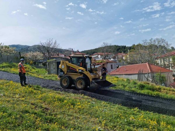 Σε εξέλιξη η ασφαλτόστρωση δρόμων στη Σπηλιά