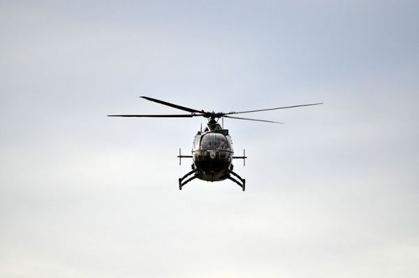 Τραυματίστηκε γυναίκα από χαμηλή πτήση ελικοπτέρου στην παραλία του Πλαταμώνα (+Βίντεο)