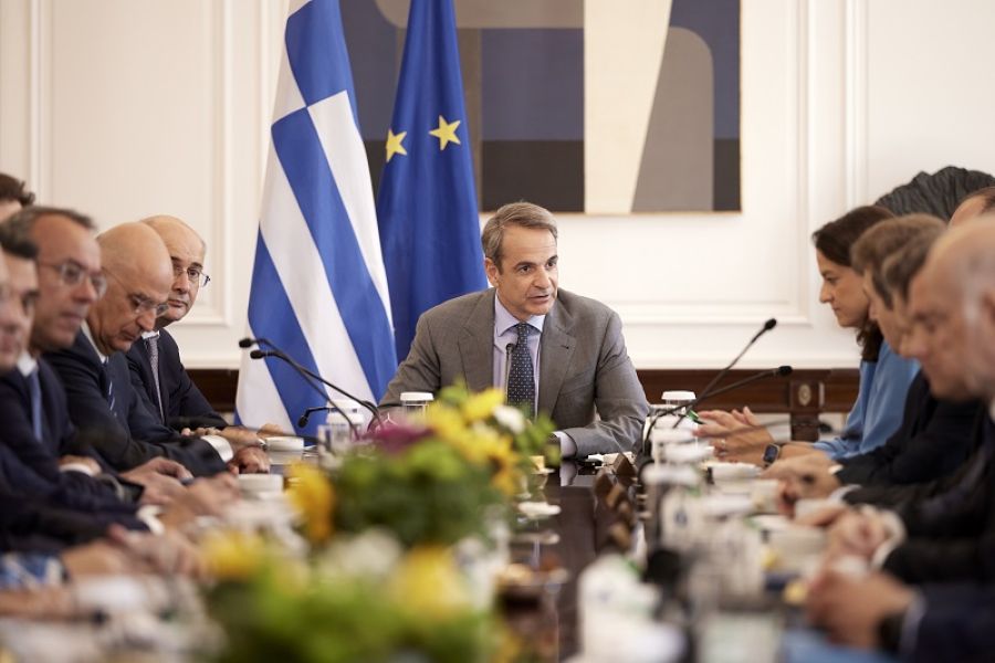 Μητσοτάκης σε Υπουργικό Συμβούλιο: Τεκμαρτό εισόδημα για ελεύθερους επαγγελματίες από το 2024 - Επίδομα θέρμανσης και με ηλεκτρικό ρεύμα