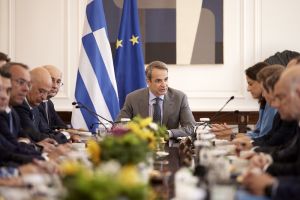 Μητσοτάκης σε Υπουργικό Συμβούλιο: Τεκμαρτό εισόδημα για ελεύθερους επαγγελματίες από το 2024 - Επίδομα θέρμανσης και με ηλεκτρικό ρεύμα