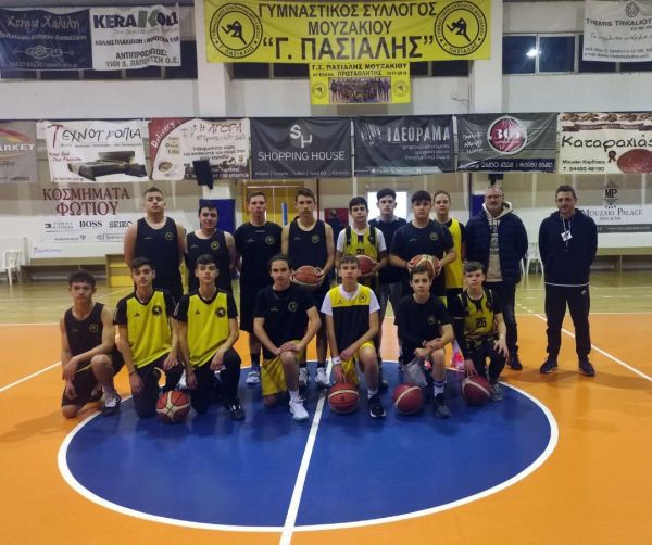 Στην προπόνηση των Παίδων του ΓΣ Μουζακίου ο ομοσπονδιακός προπονητής μπάσκετ κ. Γιασάρης