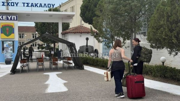 Οι πρώτες εθελόντριες γυναίκες στον στρατό παρουσιάστηκαν στη Λαμία (+Βίντεο)