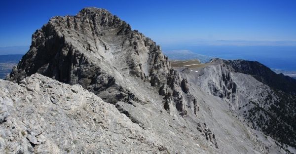 Άκαρπες παραμένουν οι έρευνες στον Όλυμπο για τον εντοπισμό 25χρονου ορειβάτη- Tραυματίστηκε πυροσβέστης