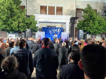Πλήθος κόσμου στη συγκέντρωση της Ασημίνας Σκόνδρα στην Καρδίτσα - Πρόγραμμα επισκέψεων για την Πέμπτη 18 Μαΐου