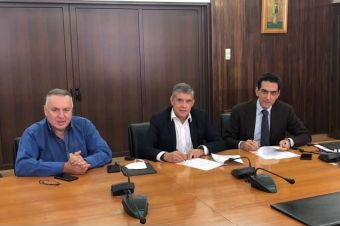 Υπογράφηκε η σύμβαση παραχώρησης των χώρων του ΟΣΕ για την ολοκλήρωση του περιφερειακού δρόμου της Καρδίτσας