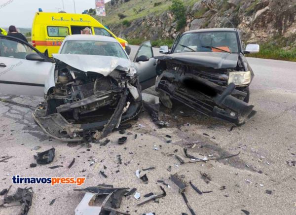 Τροχαίο με 5 τραυματίες στο δρόμο Λάρισας-Ελασσόνας