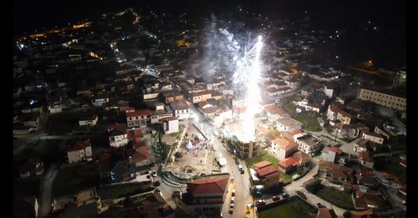 Την Κυριακή (18/12) το άναμμα του Χριστουγεννιάτικου Δέντρου στο Μουζάκι