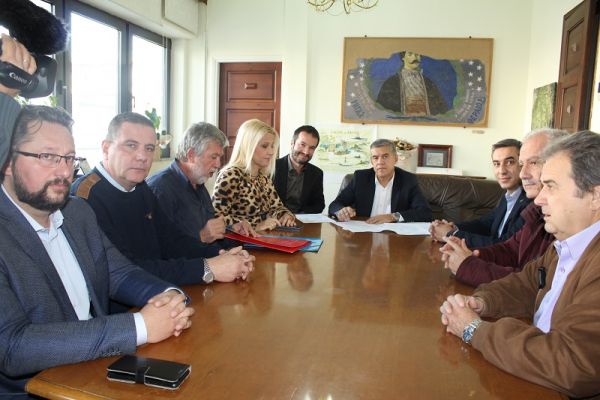 Υπεγράφη η σύμβαση για την αποκατάσταση του οδικού τμήματος Μακρυράχη – Ανήλιο