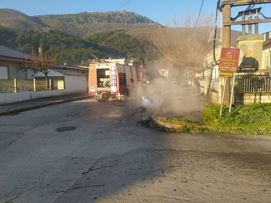 Κάηκε κάδος απορριμμάτων στο Μουζάκι - Έκκληση του Δήμου Μουζακίου να μην πετιούνται στάχτες στους κάδους