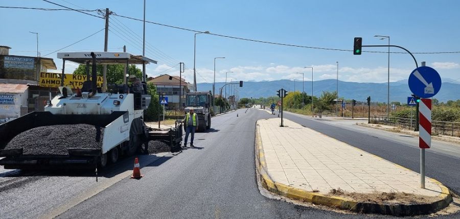 Συνέχεια ασφαλτοστρώσεων στην Ε.Ο. Μουζακίου - Καρδίτσας και στην περιοχή του Γ.Ν. και των Εργατικών κατοικιών Καρδίτσας