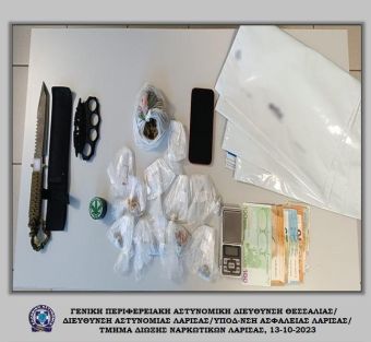 Λάρισα: Σύλληψη άνδρα για κατοχή ναρκωτικών και όπλων