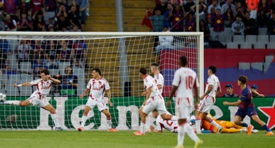 Champions League: Κατάρρευση μετά την αποβολή και βαριά ήττα για τον Ολυμπιακό από τη Μπαρτσελόνα