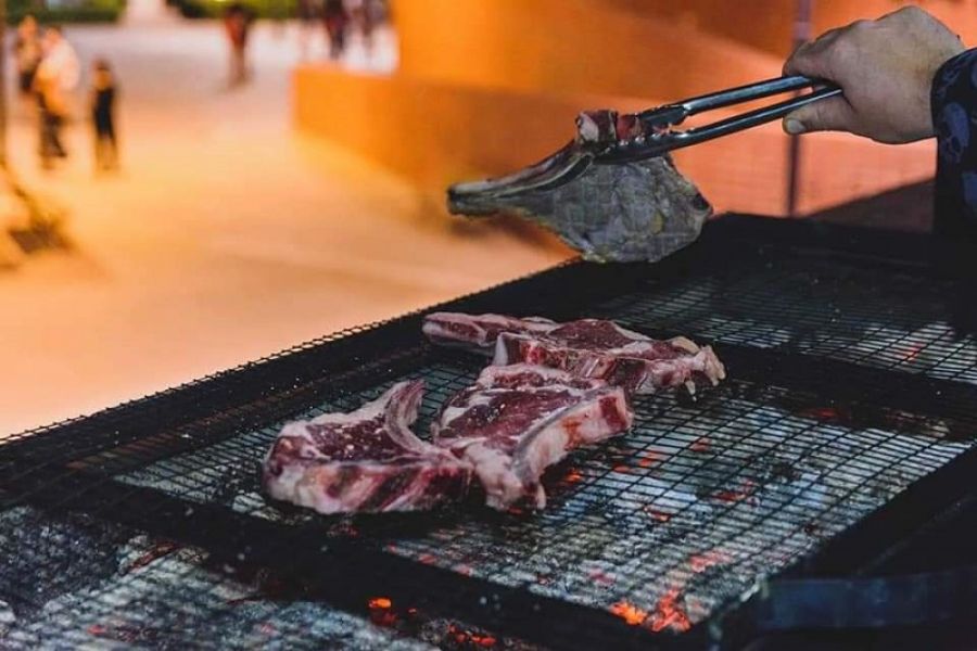 Εστιατόριο "Βασιλικός": Μπριζόλες υπάρχουν....