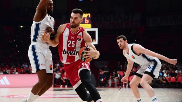 Euroleague: Ήττα για τον Ολυμπιακό στο ΣΕΦ από την Εφές - Αποτελέσματα και βαθμολογία (14/10)