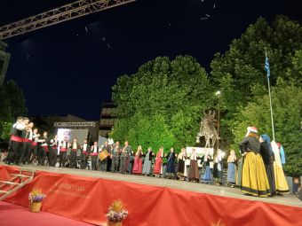 Σε ρυθμούς Καραϊσκακείων η Καρδίτσα - Τα χορευτικά συγκροτήματα που συμμετείχαν την Κυριακή (21/6)