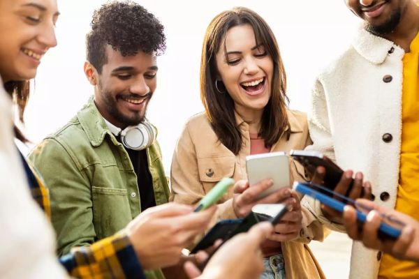 Youth Pass: Έρχεται η κάρτα με 150 ευρώ που θα λαμβάνουν από φέτος οι 18χρονοι και οι 19χρονοι – Που θα μπορούν να τη χρησιμοποιούν