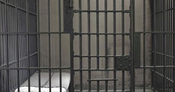 Απέδρασε κρατούμενος από το Α.Τ. Αγίου Παντελεήμονα