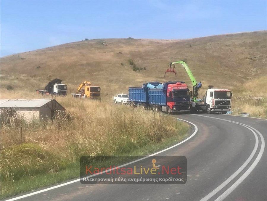 Κλειστή επί 6 ώρες η Ε.Ο. Καρδίτσας-Λάρισας από ανατροπή νταλίκας στη Συκεώνα (+Φωτο)