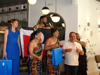 Οι τοπικές αρχές υποδέχτηκαν τα ξένα χορευτικά συγκροτήματα που συμμετέχουν στα 56α Καραϊσκάκεια