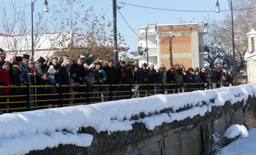 Στα λευκά ο Καθαγιασμός των Υδάτων στους Σοφάδες (+Φώτο)