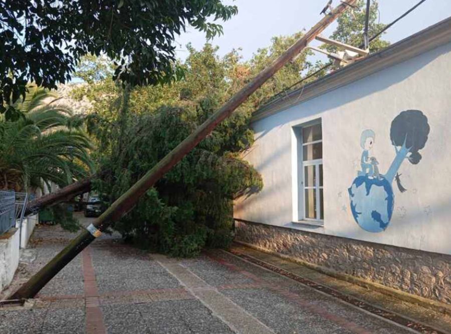 Σφοδρό μπουρίνι στο Ζάρκο Τρικάλων – Εκτεταμένες καταστροφές (+Φώτο)