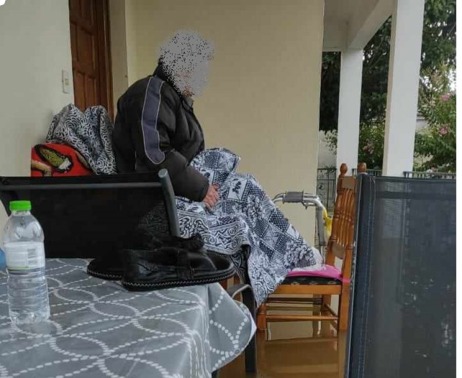 Αγία Τριάδα Καρδίτσας: Δύο άτομα ζητούν βοήθεια λόγω της πλημμύρας