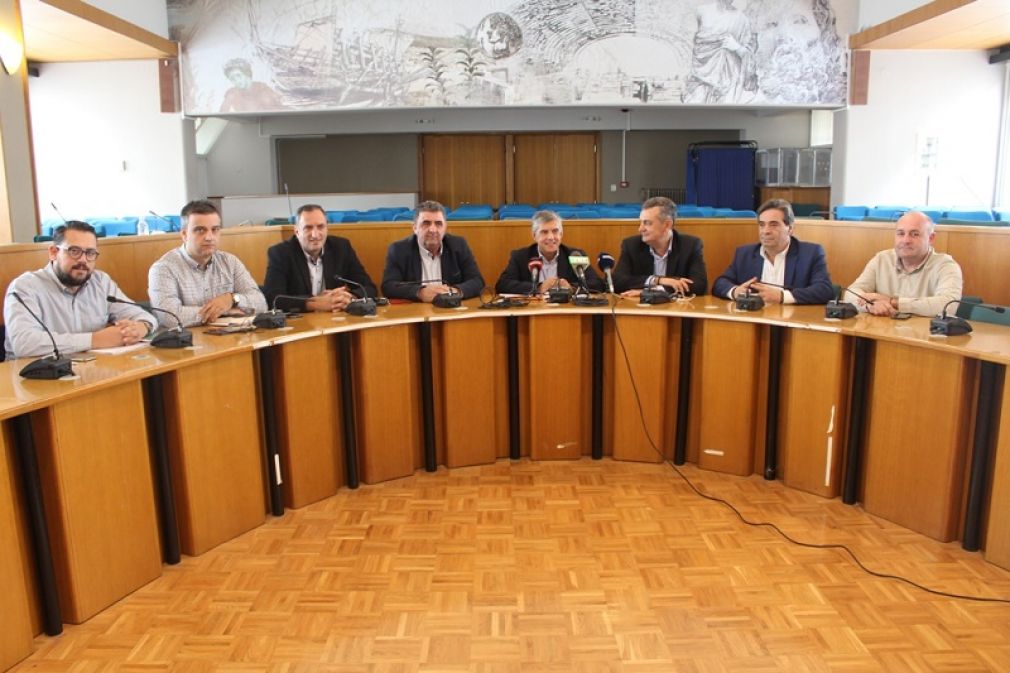 Συνέντευξη τύπου για τις σχεδιαζόμενες αλλαγές στο ζήτημα της εξισωτικής αποζημίωσης δόθηκε στη Λάρισα