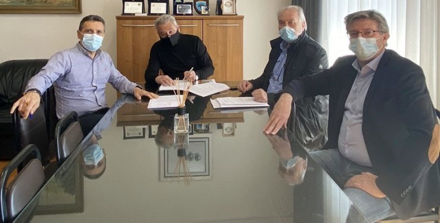 Υπεγράφη η σύμβαση για την κατασκευή "ταρτάν" στο Δημοτικό Στάδιο Σοφάδων