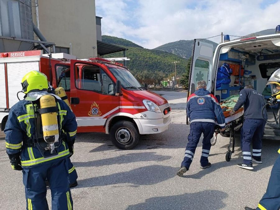 'Ασκηση ετοιμότητας αστικής πυρκαγιάς σε επιχείρηση στο Μουζάκι πραγματοποιήθηκε από τις Π.Υ. ν. Καρδίτσας