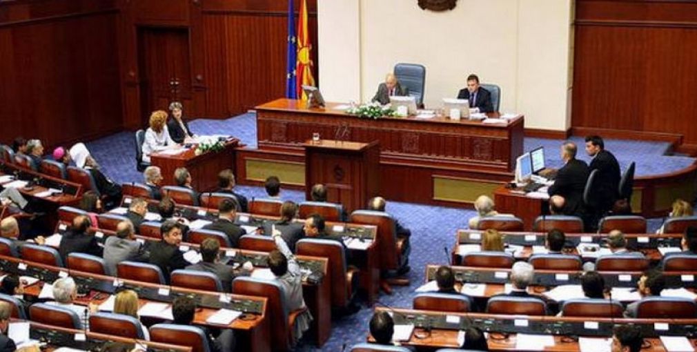 Σκόπια: Πέρασε η τροπολογία για το “Βόρεια Μακεδονία”
