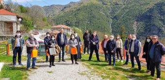 Επτά τάμπλετ σε μαθητές στο Ανθηρό Αργιθέας προσέφερε η Π.Ε. Καρδίτσας